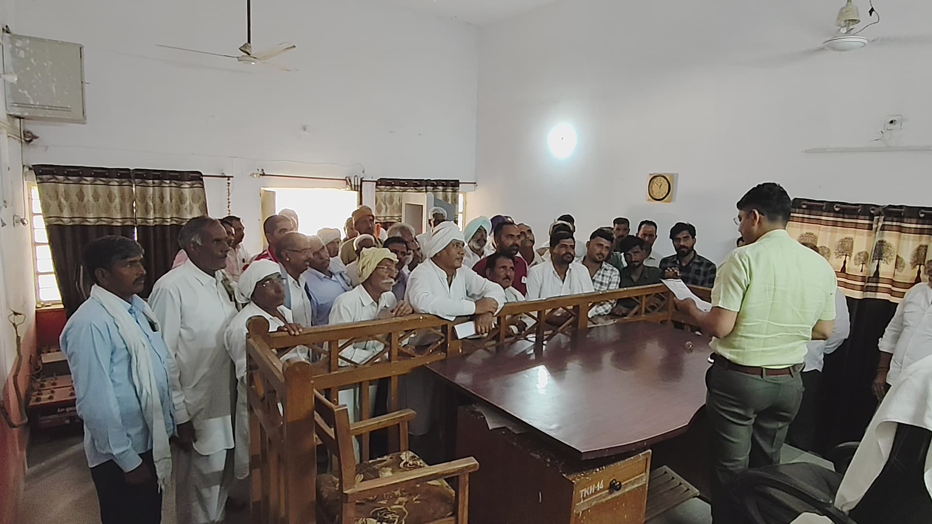30 केवाईडी को ग्राम पंचायत बनाने की मांग तेज, ग्रामीणों ने सौंपा ज्ञापन  