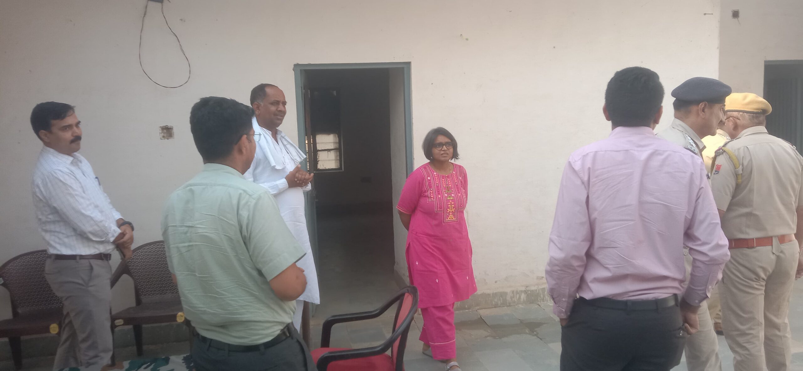 जिला कलेक्टर और पुलिस अधीक्षक ने खाजूवाला सीमांत क्षेत्र का किया निरीक्षण