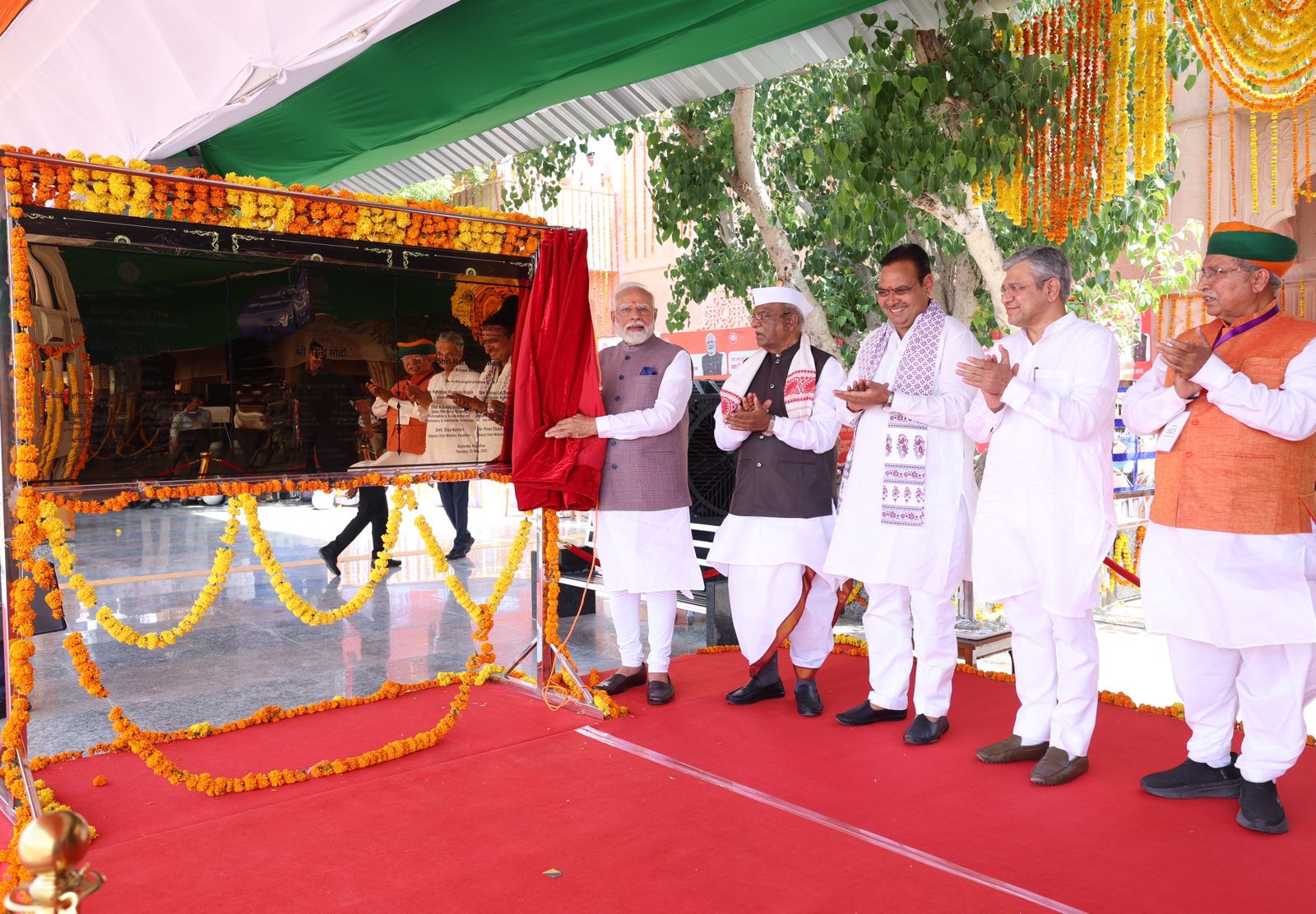 प्रधानमंत्री ने 103 पुनर्विकसित अमृत स्टेशनों का  हेरिटेज लुक के साथ किया उद्घाटन