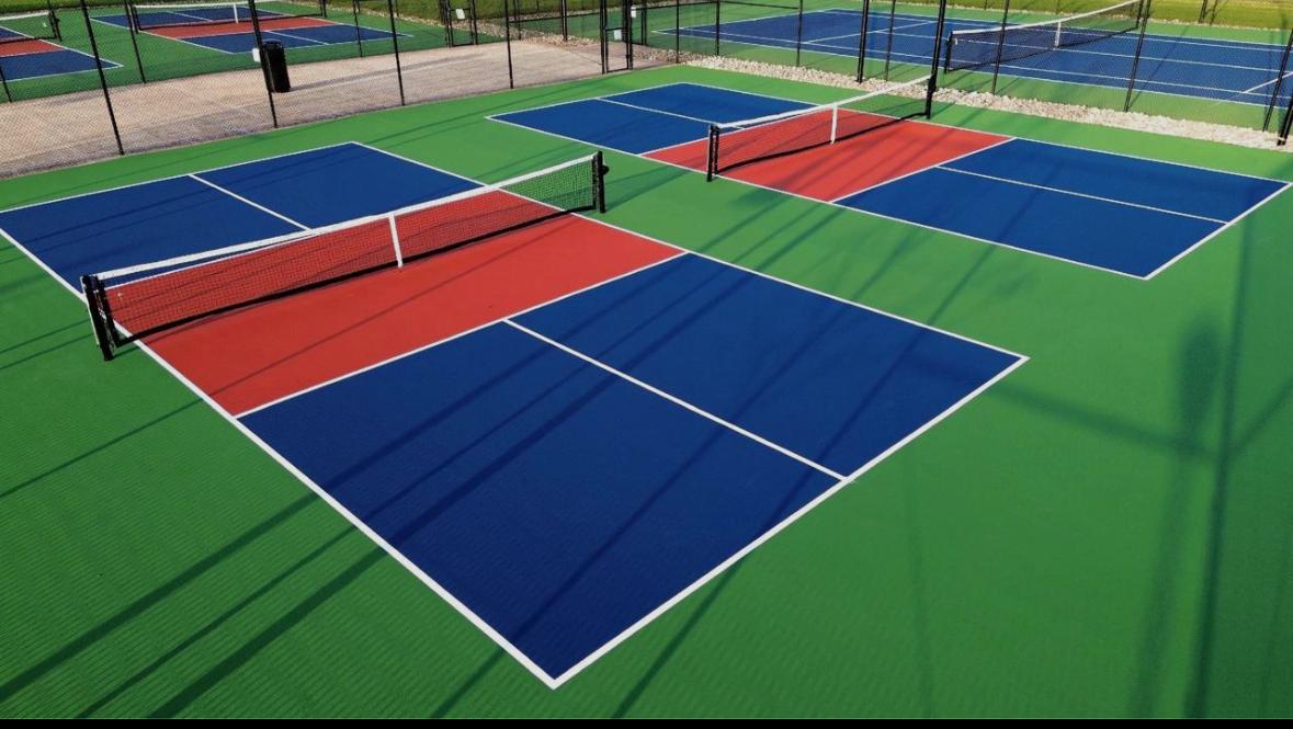 जिला कलेक्टर ने डॉ. करणी सिंह स्टेडियम में विकास कार्यों की समीक्षा की