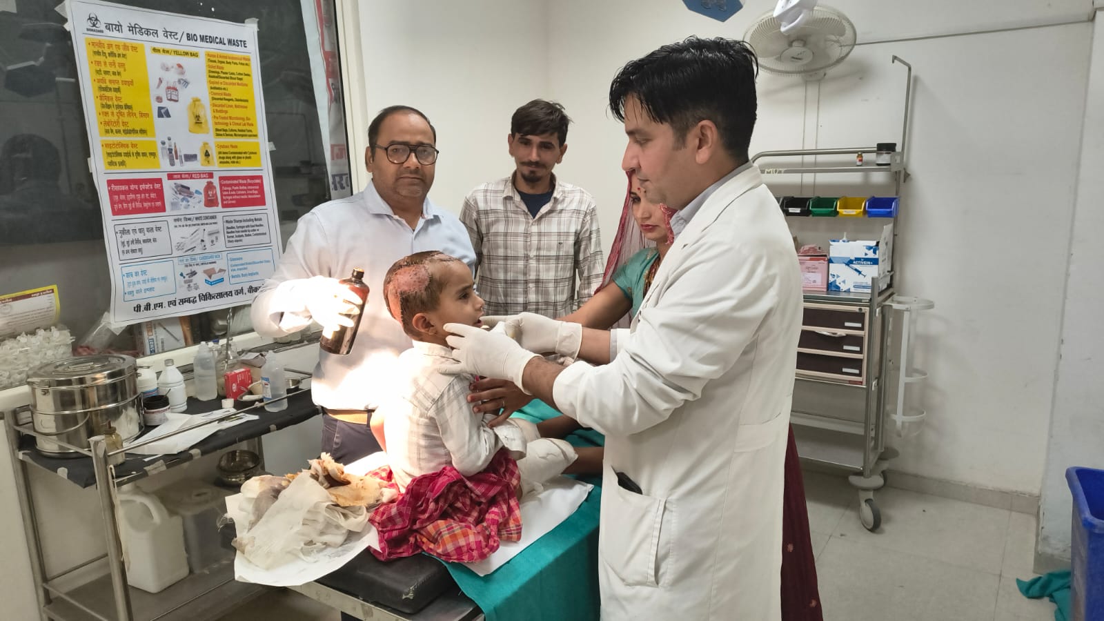 आवारा कुत्ते के हमले से घायल 4 वर्षीय बालक रामनाथ का पीबीएम अस्पताल मे मा योजना के तहत हुई नि:शुल्क प्लास्टिक सर्जरी : डॉ. अजयपाल चौधरी का विशेष योगदान*