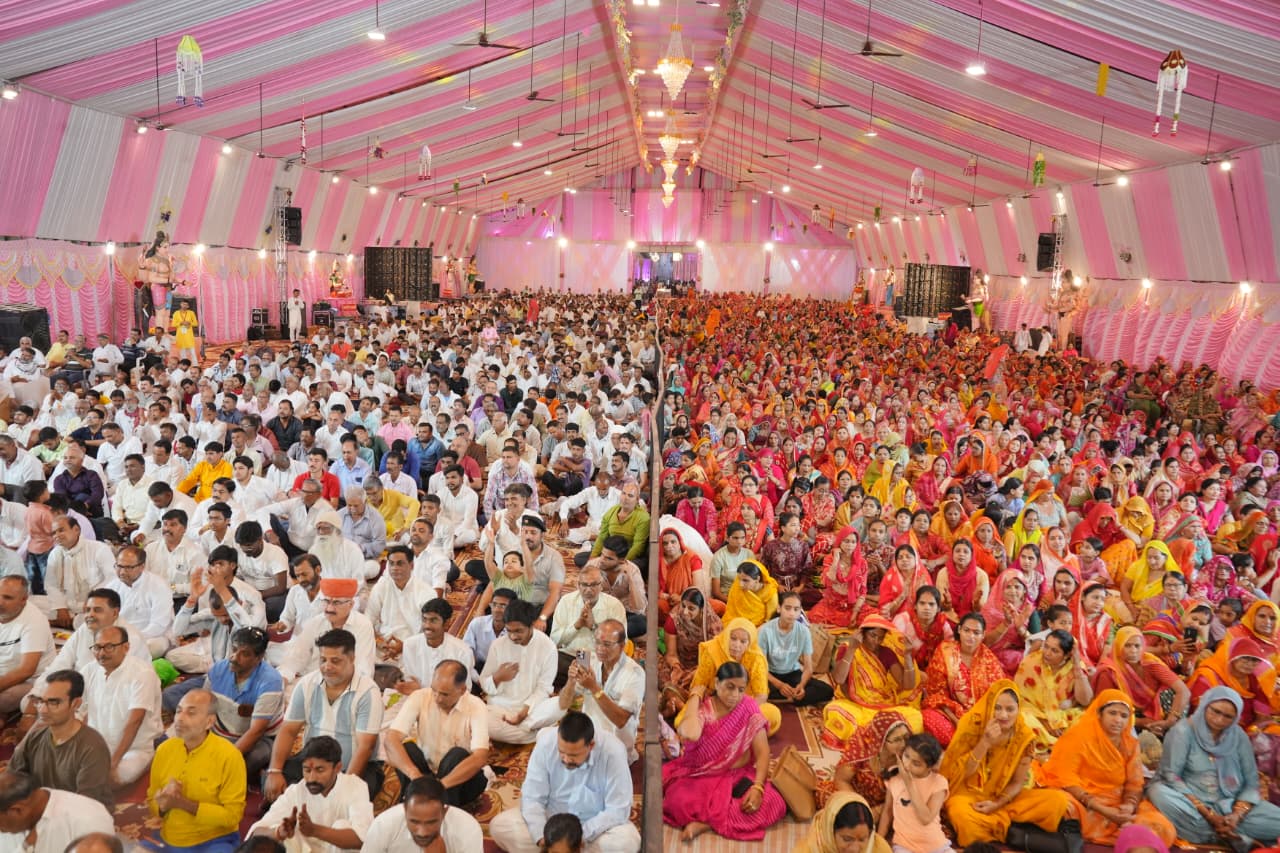श्री महालक्ष्मी हवन यज्ञ की आलौकिक ऊर्जा से भरपूर लबरेज़ हो रहे श्रद्धालु