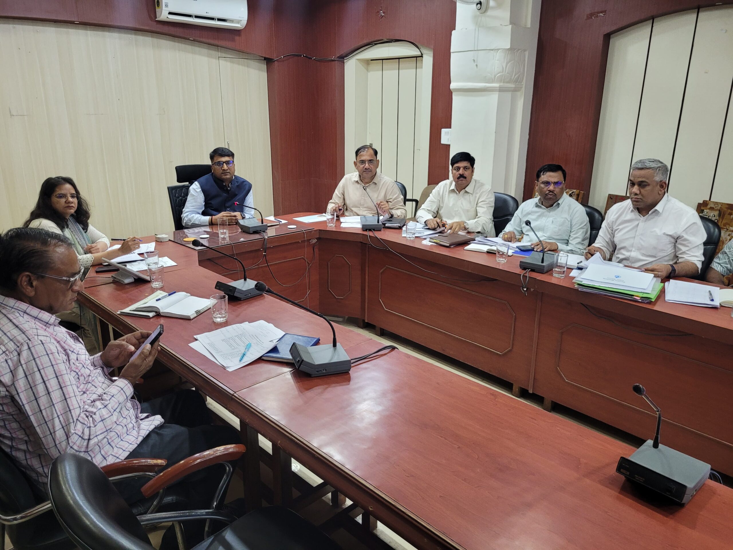 गर्मी से जंग की तैयारी: प्रशासन ने कसी कमर, पेयजल संकट नहीं होगा