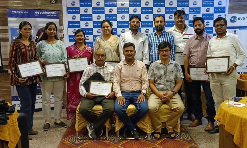 नेत्र सम्बन्धी सभी समस्याओं के समाधान के साथ नेत्र सहायकों को उचित मार्गदर्शन दिया