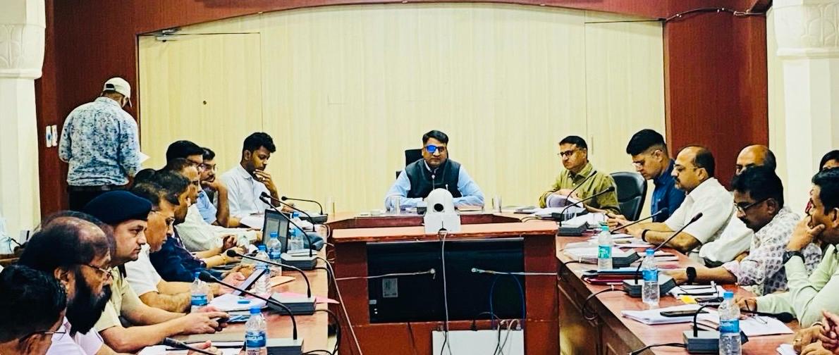 अधिकारी आपसी समन्वय से कार्य करें ताकि बजट घोषणाओं की जल्द क्रियान्वितिहो :-जिला कलेक्ट्रेट  Coltorate