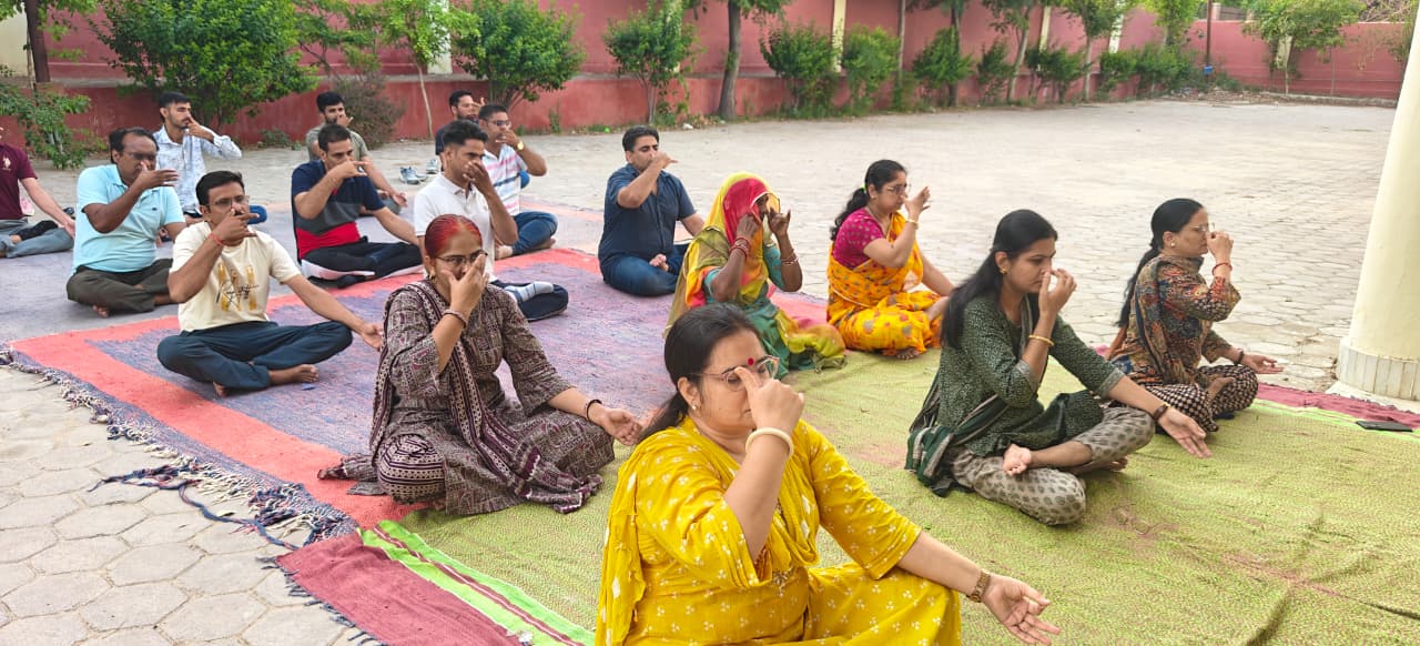 राजकीय विधि स्नातकोत्तर महाविद्यालय में उत्साहपूर्वक मनाया गया अंतर्राष्ट्रीय योग दिवस