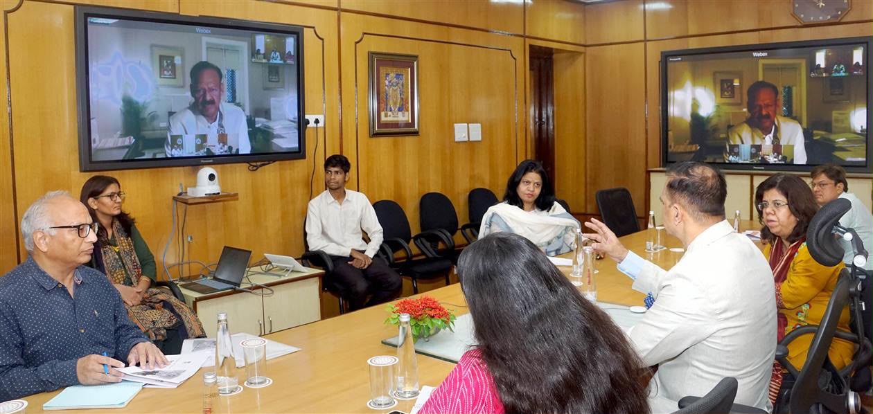 पीएम कुसुम, सूर्य घर योजना की प्रगति की मुख्य सचिव ने की समीक्षा