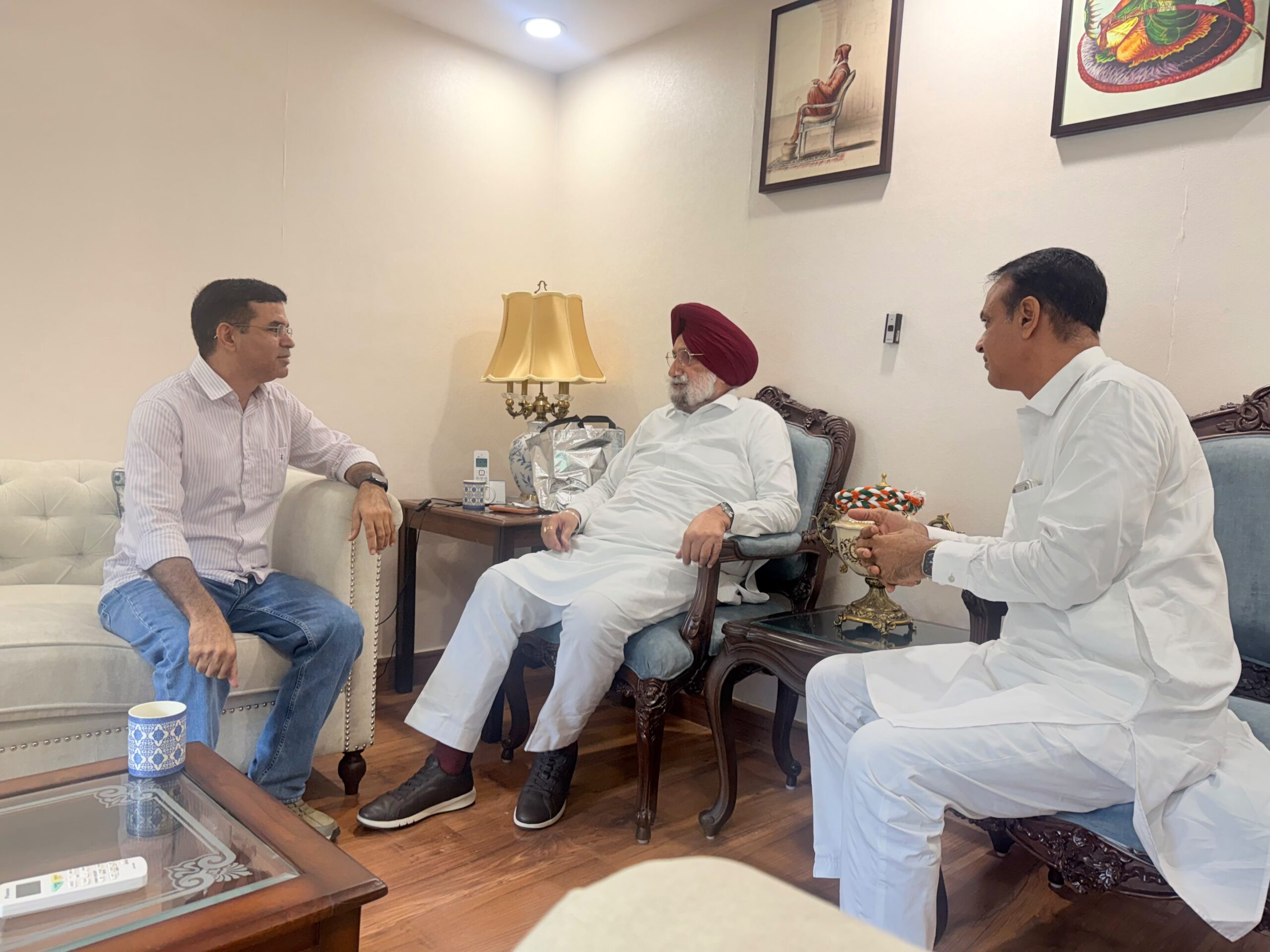 कांग्रेस के प्रभारी सुखजिंदर सिंह रंधावा से मिले बिशनाराम सियाग