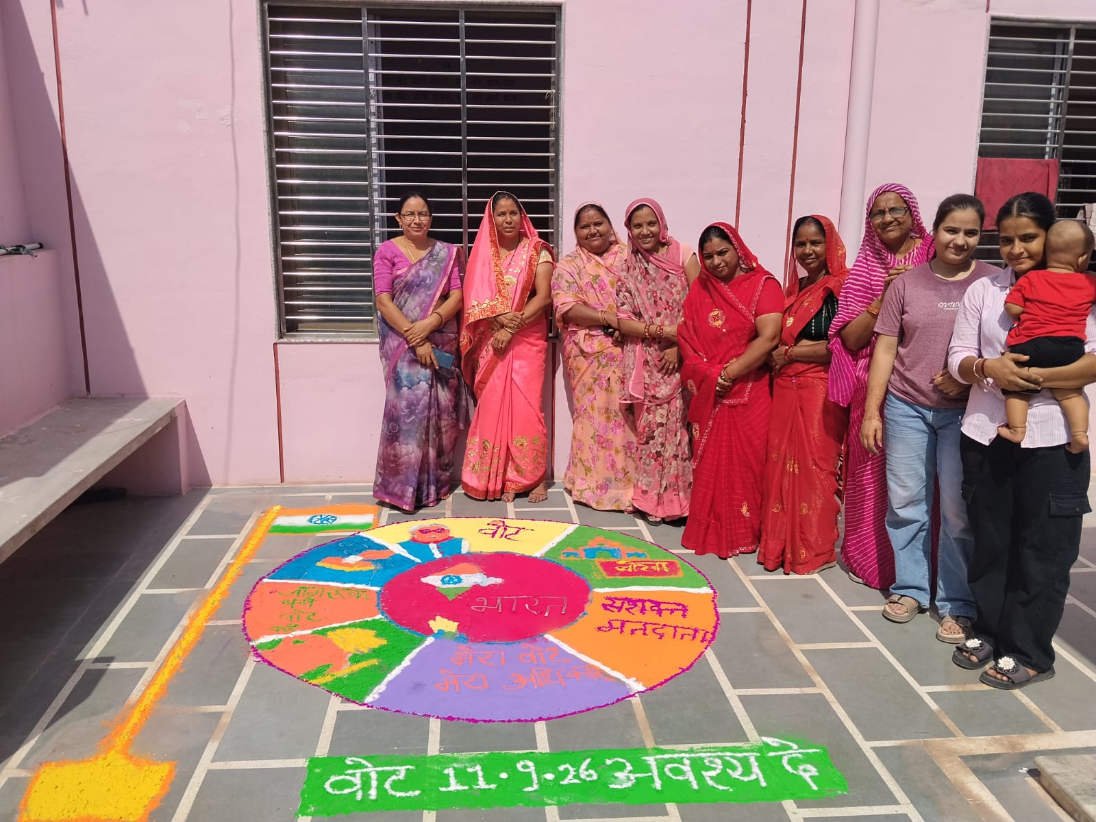 रंगोलियों के जरिए दिया मतदान का संदेश, “मेरा वोट, मेरा अधिकार” की गूंज